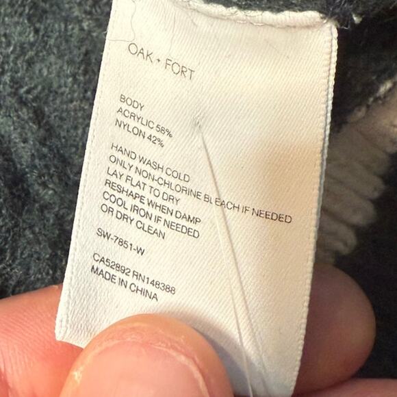 Oak + Fort Green/White Cable Knit V-Neck Sweater Vest Women's Size X-SMALL - Picture 2 of 4